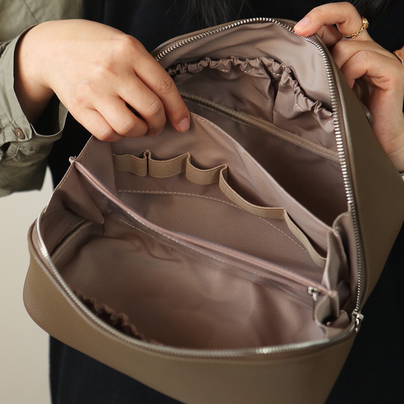 Custom PU Leather Large Capacity Makeup Bag with Water Resistant product view 2