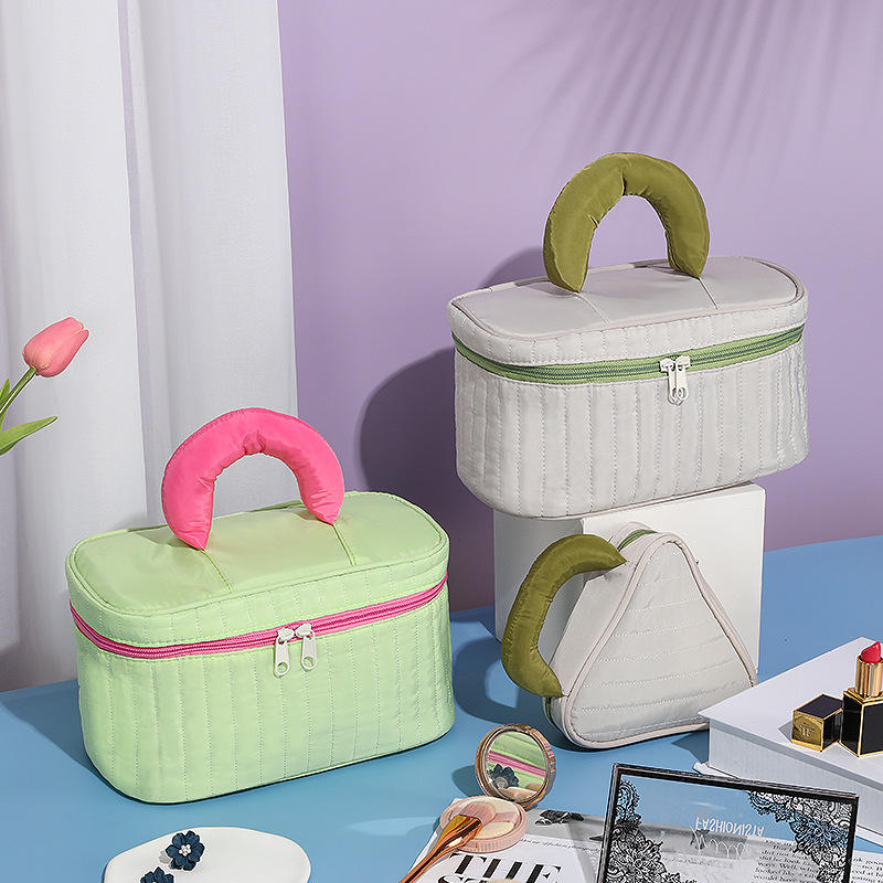 Custom Colorful Large Capacity Makeup Handbag with Zipper product view 2